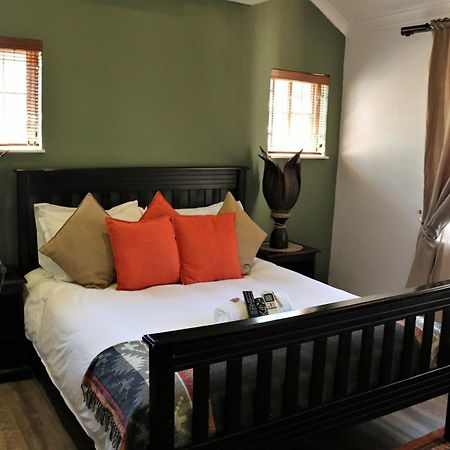 Moonriver Guesthouse Upington Esterno foto