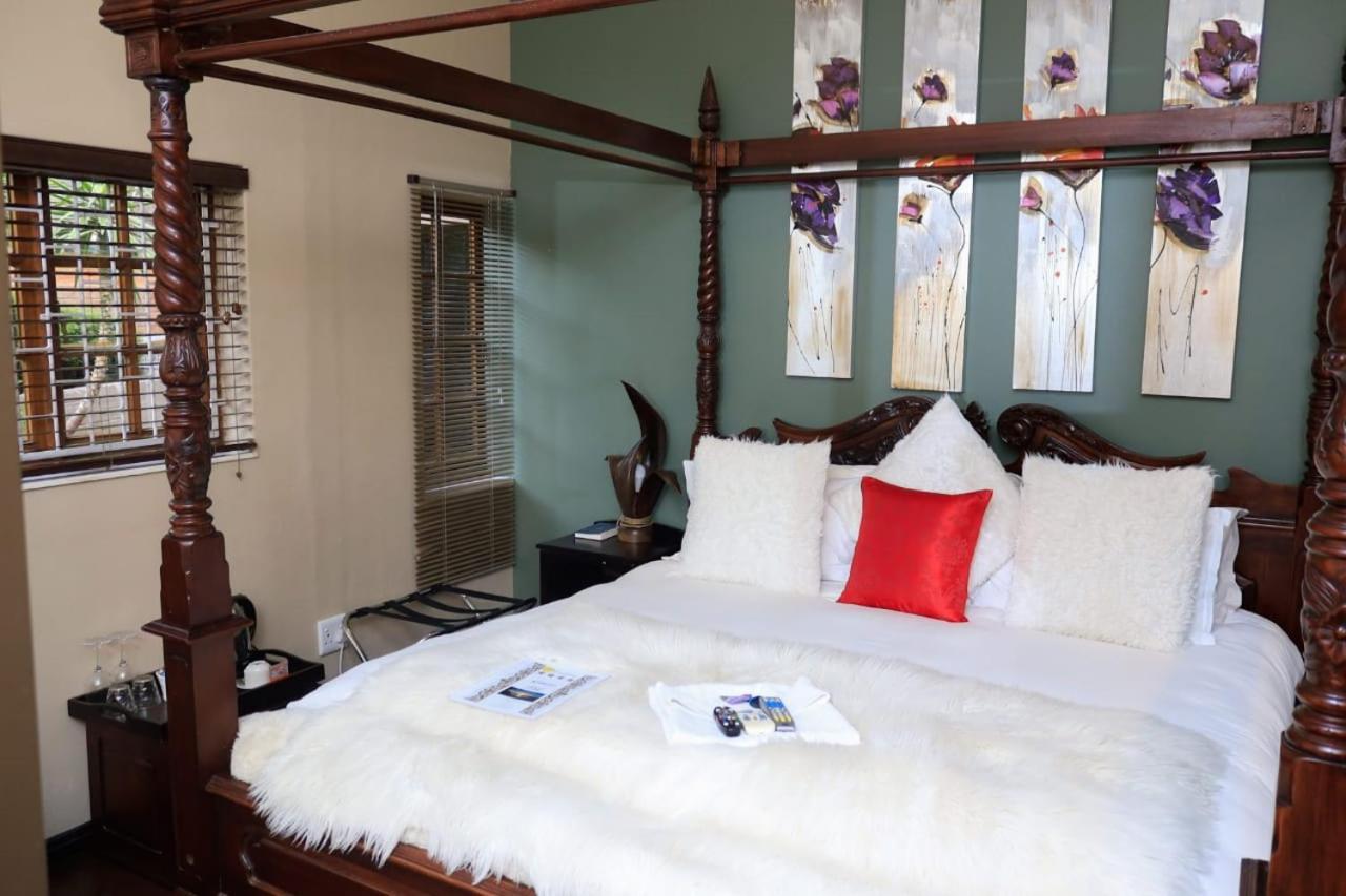 Moonriver Guesthouse Upington Esterno foto
