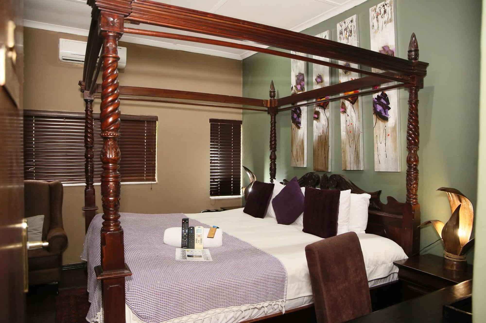 Moonriver Guesthouse Upington Esterno foto