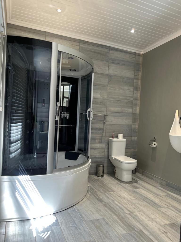 Moonriver Guesthouse Upington Esterno foto