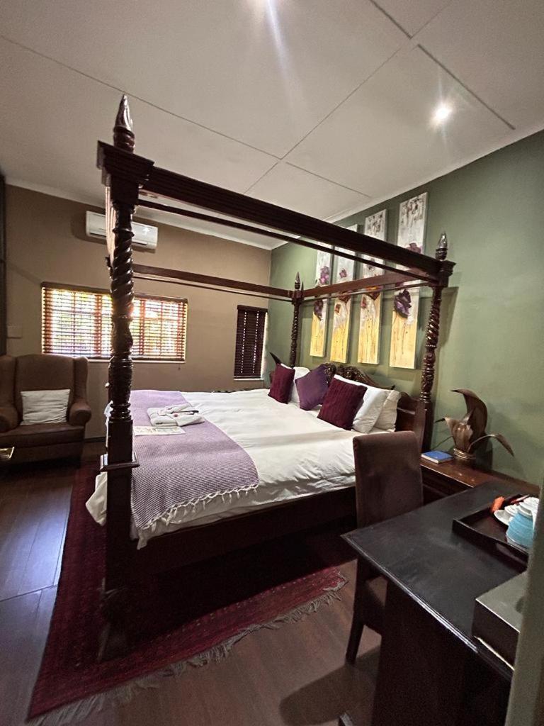 Moonriver Guesthouse Upington Esterno foto