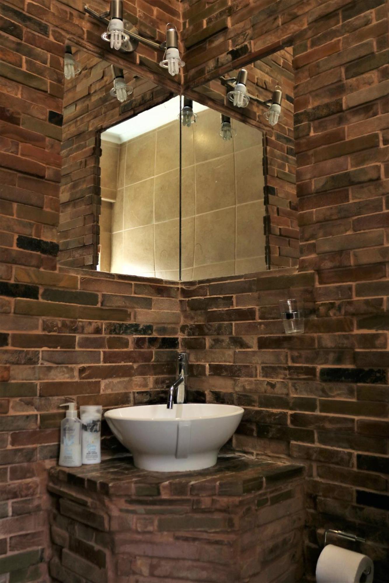 Moonriver Guesthouse Upington Esterno foto