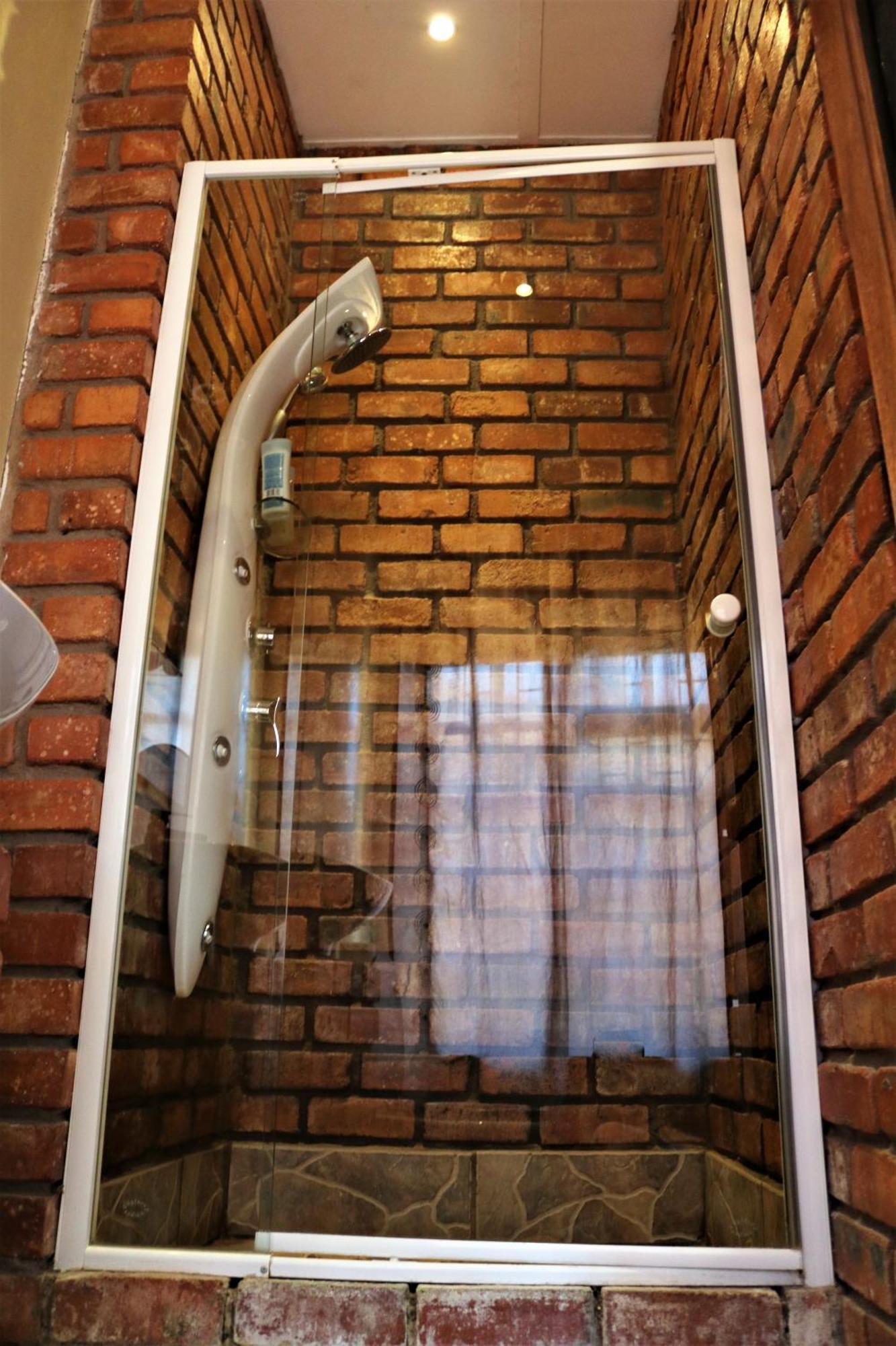 Moonriver Guesthouse Upington Esterno foto