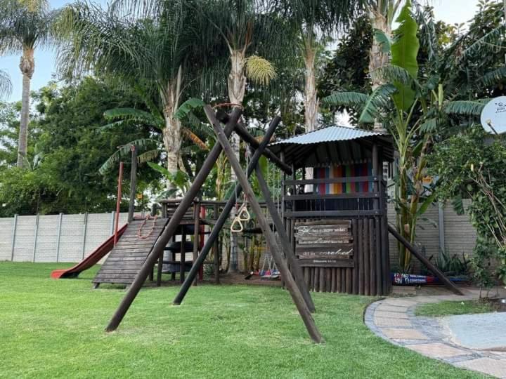 Moonriver Guesthouse Upington Esterno foto