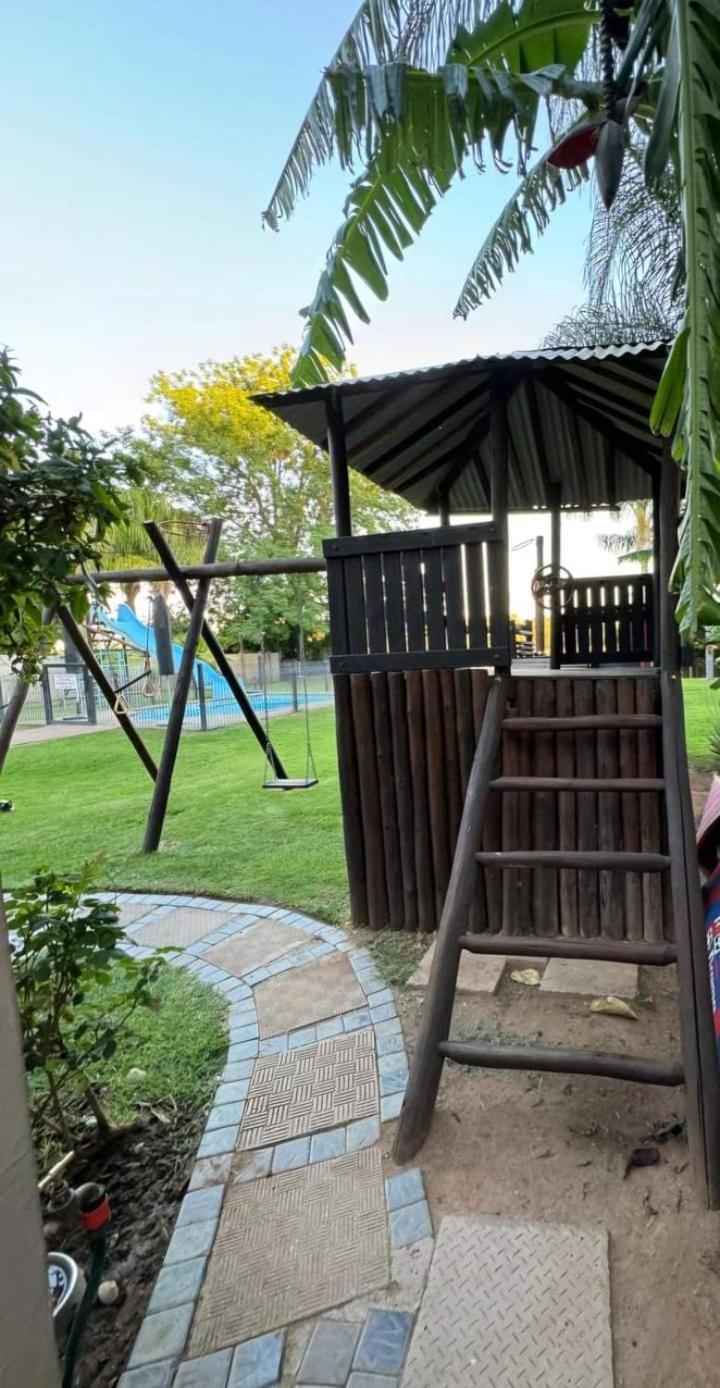 Moonriver Guesthouse Upington Esterno foto